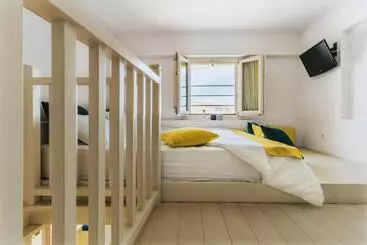 Aelia Apartments & Suites