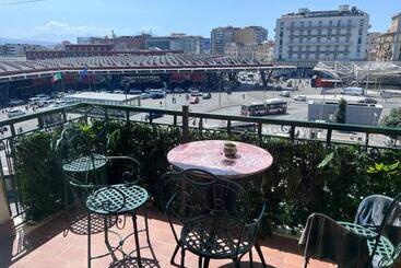 تختخواب و صبحانه International Garibaldi