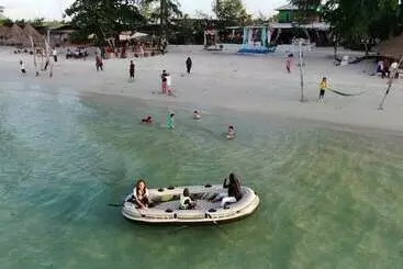 Nocleg ze śniadaniem Madu Tiga Beach & Resort