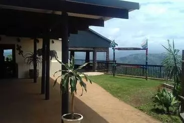 ホテル Phezulu Safari Lodge