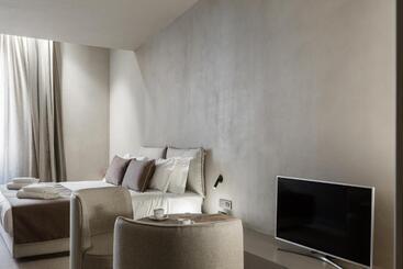 پانسیون Elysium Suites Collection