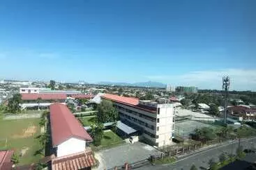 Roxy Hotel And Apartments