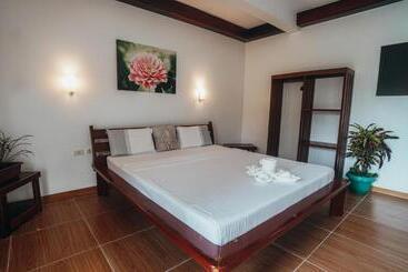 هتل Point 303 Resort