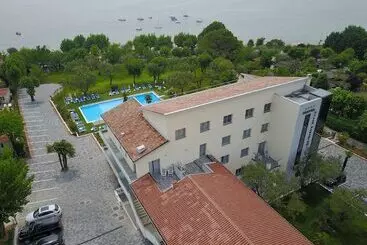 Hotelli Villa Paradiso Suite