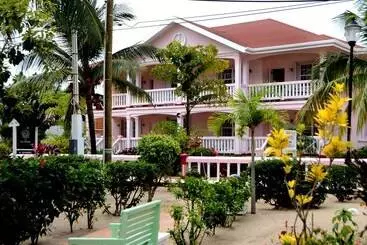 ツーリストアパートメント Miramar Apartments