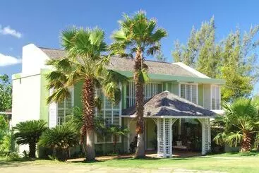 آپارتمان‌های توریست‌ها Seagrapes 5br By Jamaican Treasures