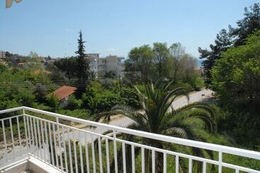 آپارتمان‌های توریست‌ها Anestis Apartments & Rooms