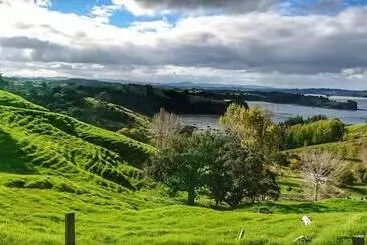 Bed and Breakfast Mahurangi West Wing