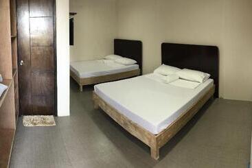 فندق Seabreeze Beach Lodge