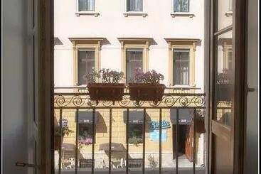 ツーリストアパートメント Apart Hotel On Italianskaya 1