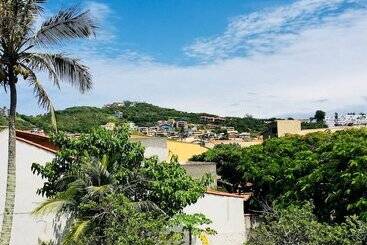 A Coroa Hostel & Suites