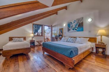 هتل Bocas Del Toro