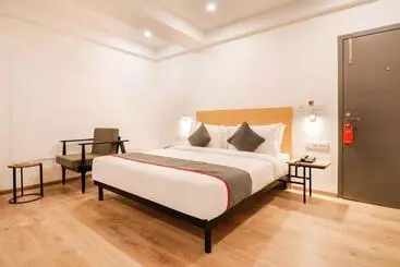 Hotel Townhouse South Tukoganj