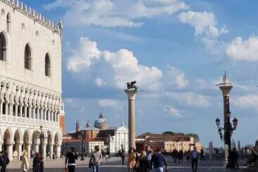 پانسیون Venice Lion Residence Vespucci