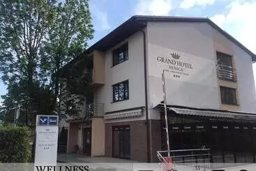 Grand Hotel Senica, Garni