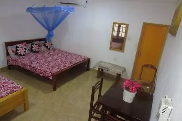 Otel Thisara Pool Resort Kataragama & Yala & Kabiliththa Safari