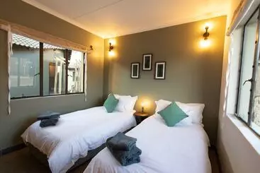 Antares Bush Camp & Safaris   Hostel