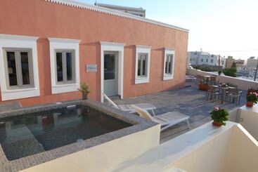 ペンション Nomikos Mansion