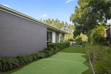 דירות לתיירים Peppertree Lodge Hunter Valley