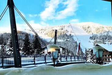 בית מלון כפרי Basekamp Mountain Budget