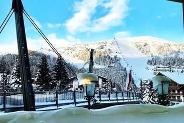 Hotelli Basekamp Mountain Budget