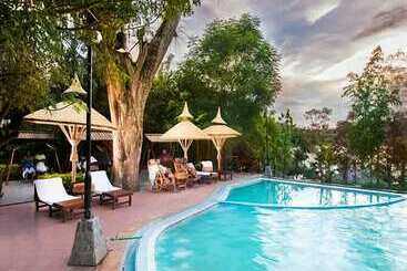 هتل Liesak Resort