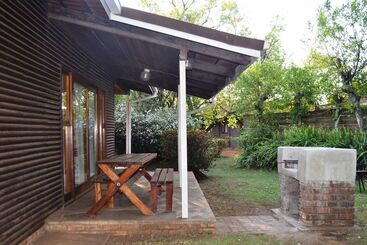 Дом Log Cabin & Settlers Village