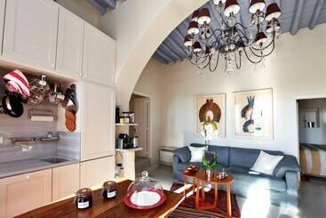 游客公寓 Tinos E Houses