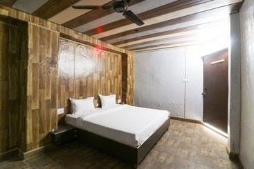 Hotell Spot On 60106 Taj Tourist Home