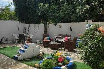 בית מלון כפרי Angela Zoi Rooms