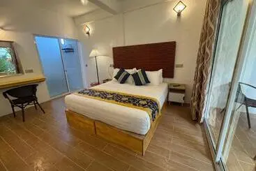 پانسیون Blue Water Thoddoo Inn