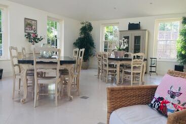 Nocleg ze śniadaniem Llwynhelig Manor