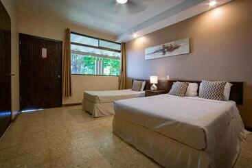 Отель Diriá Santa Cruz