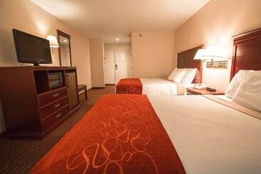 בית מלון כפרי Bridgeway Inn & Suites