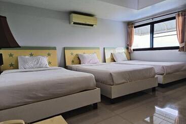 Rimnam Hotel Suk Sawat 70