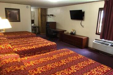 فندق Budget Host Inn Emporia