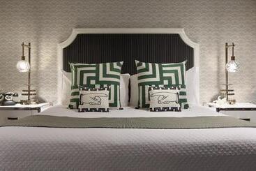 فندق Carlyle Inn