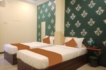 هتل Galaxy Imperial Aurangabad