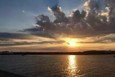 Django Hostel & Lounge