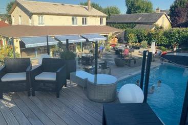 ホテル La Piscine