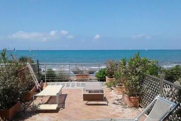 هتل آپارتمان La Lanterna