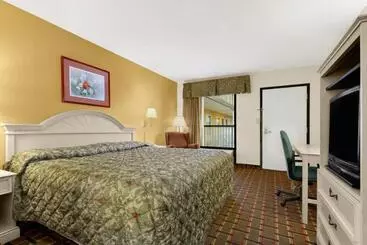 בית מלון כפרי Baymont By Wyndham Santee