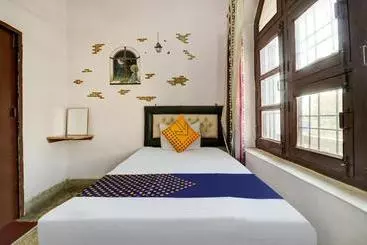 Hotell Spot On 35541  Neelam