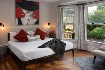 Bed and Breakfast Inn At The Gorge