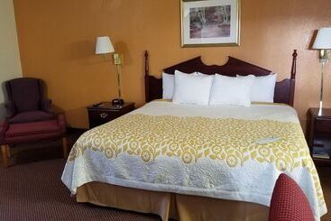 호텔 Days Inn By Wyndham Amherst