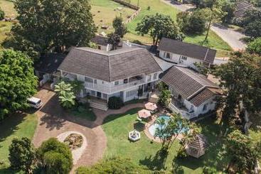 مبيت وإفطار Balcony Manor