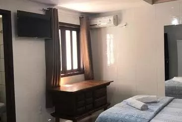 ペンション Suítes Itaigara A 80 Metros Da Praia Do Mariscal