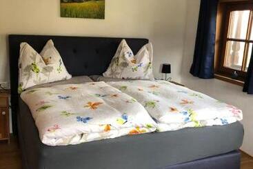 هتل Hof Hintererb