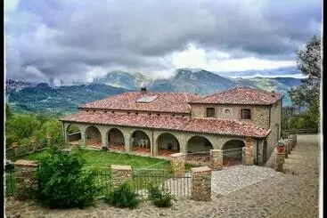 ホテル Agriturismo La Vedetta Dei Nebrodi