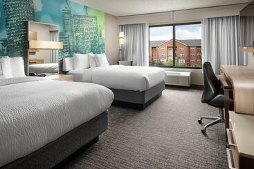 هتل Courtyard Indianapolis At The Capitol